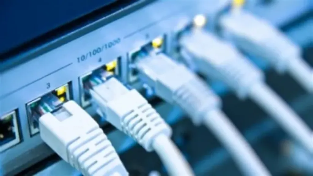انقطاع مفاجئ للإنترنت الأرضي بشكل كامل في العاصمة صنعاء